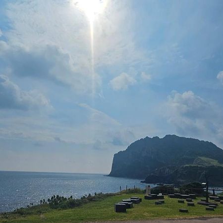 Seongsan Morning Sunset Villa Seogwipo Exterior photo